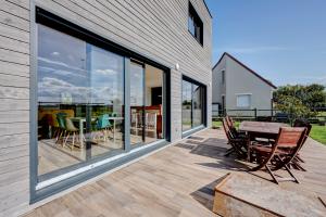 maison avec terrasse en bois