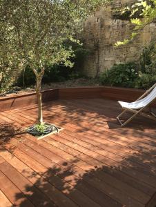 Maison d'intérieur - construction d'une extension en bois avec terrasse sur Caen, en Normandie 