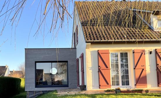 Quelles sont les principales différences entre une maison en bois et une maison traditionnelle ?