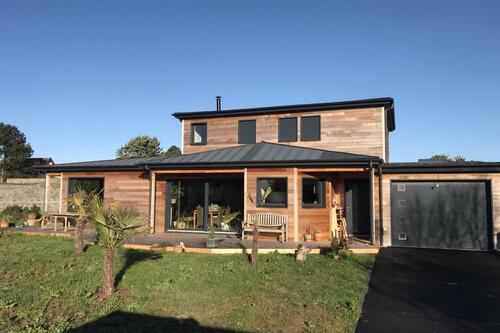 Découvrez nos deux dernières constructions de maisons en bois sur la Côte de Nacre