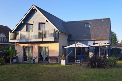 Retour d'expérience sur une maison bois construite sur la côte fleurie, 18 ans après sa construction.